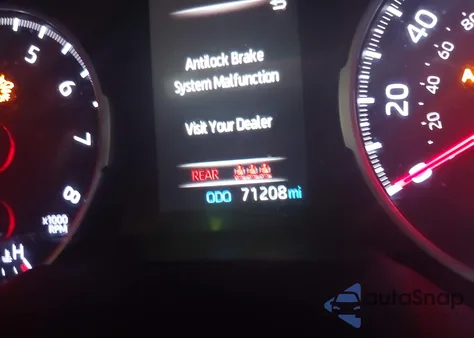 2019 Toyota Rav4 Le z USA, uszkodzony, nr VIN JTMF1RFV8KD512177